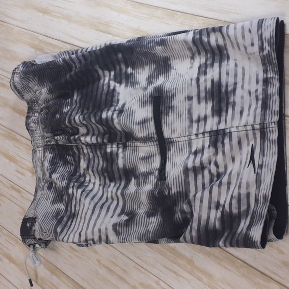 Speedo Men's Swim Trunks Size Medium - Picture 6 of 15